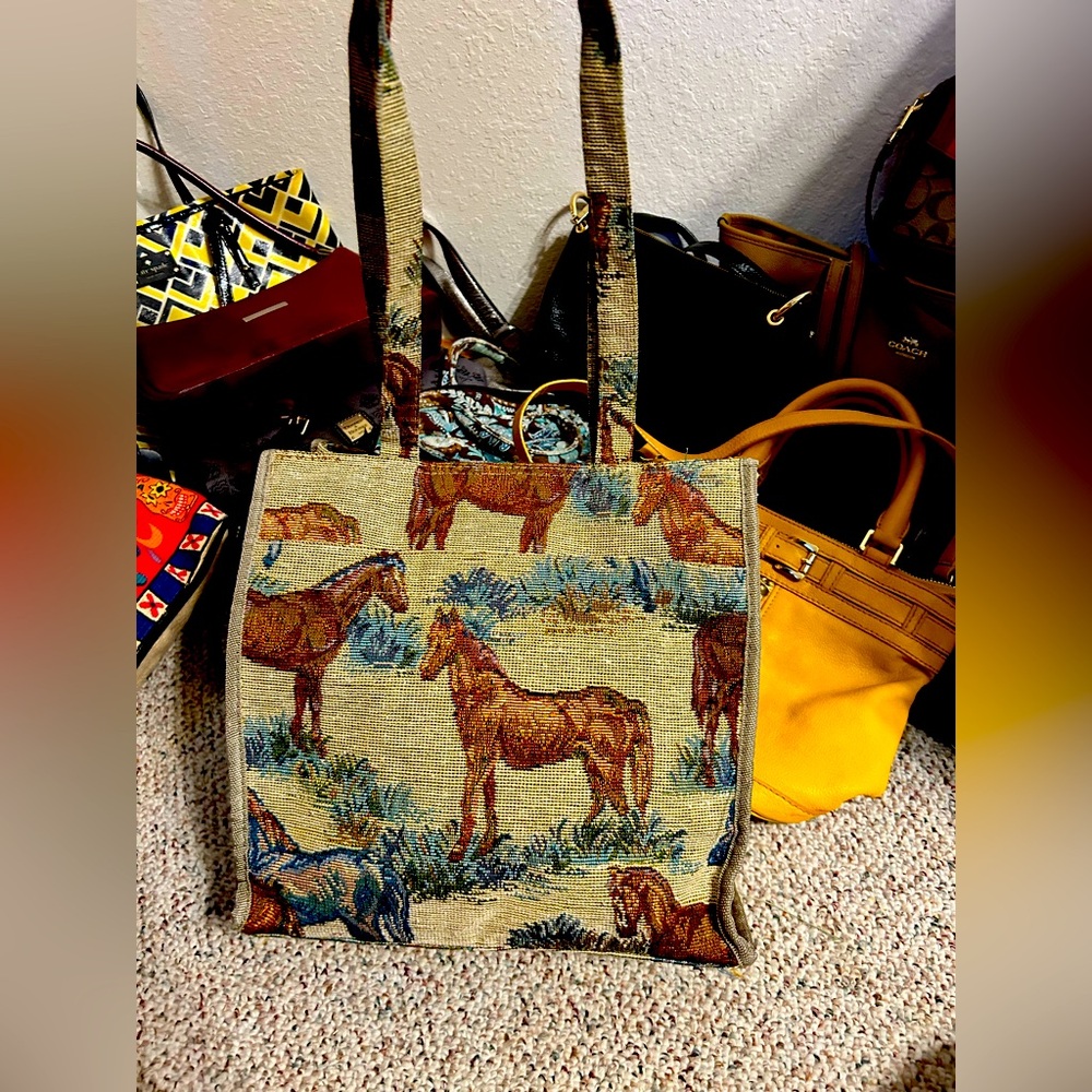 Jade horse purse with coin purse